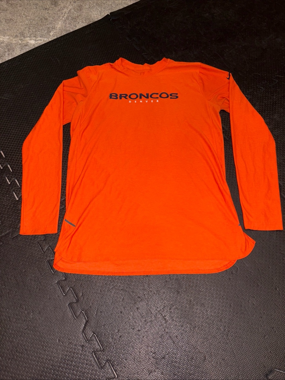 NIKE DENVER Broncos NFL Mens Sideline Player Performance Vented Shirt | Small